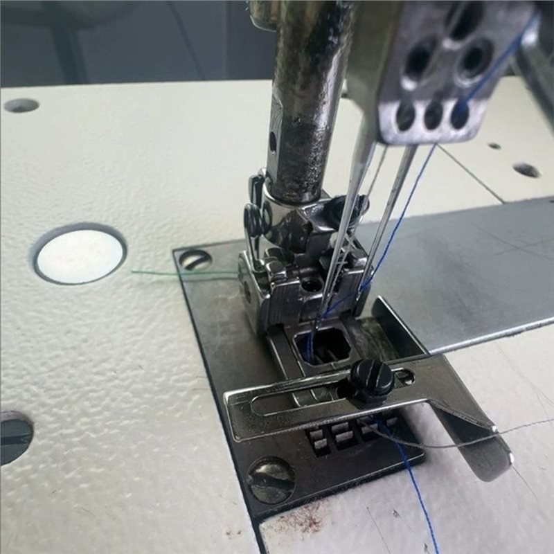 Y42A-Right Edge Guide Presser  - Sewing Machine Needle recension och pris